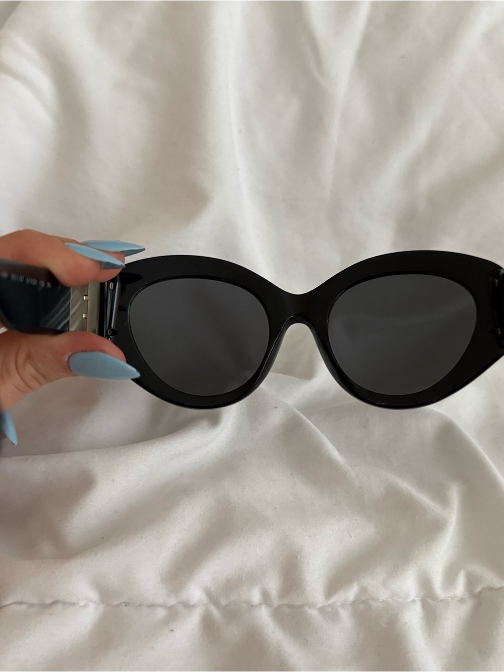 Burberry Black Oversized Cat-Eye Sunglasses with Gold Accents - Picture 8 of 8